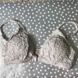 Abercrombie and Fitch white front clasp bralette